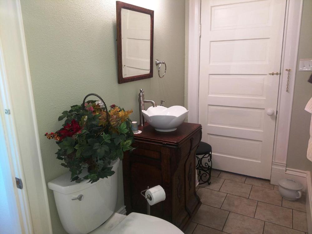 Budget Double Room interior